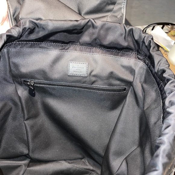Louis Vuitton discovery backpack - used like new - Picture 10 of 11